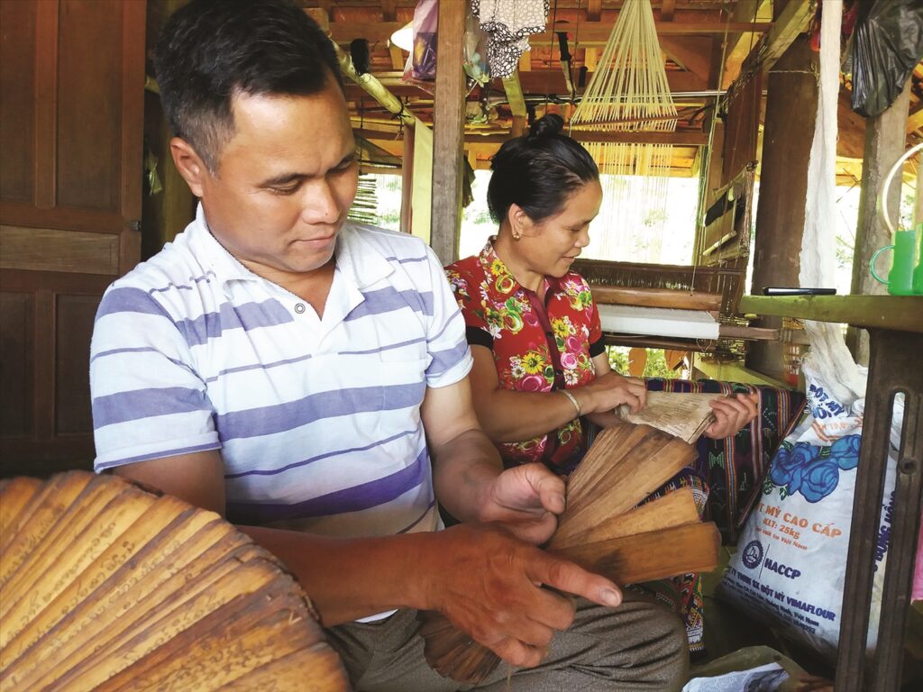 Sách lá có tuổi đời hàng trăm năm